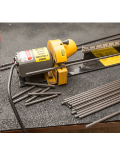 CUT OF ARROWS OR SHAFTS TO DESIRED LENGHT (UN)