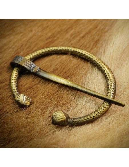 LOB Broche de latón antiguo Penannular intrincado Accesorio de ropa funcional